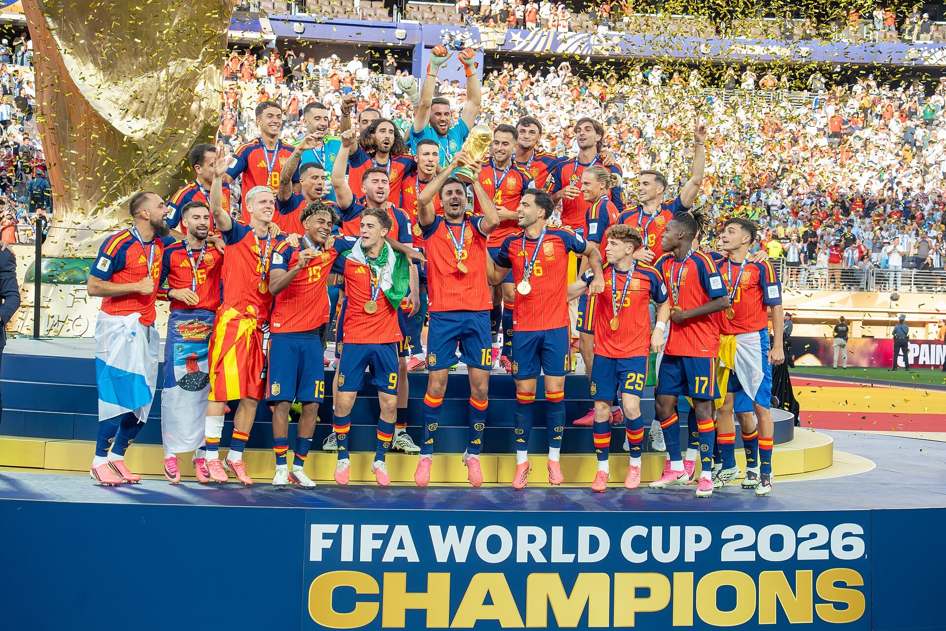 España levantando la Copa del Mundo tras vencer a Argentina, 19 de julio de 2026